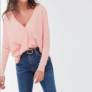UO CALLIE DRAPED SURPLICE TOP PINK
